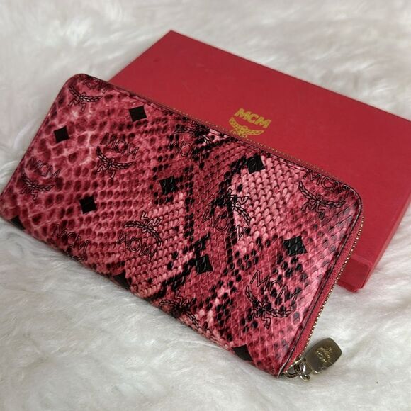 💯Authentic MCM Armour Visetos Monogram Studded Python🍀 - Picture 11 of 14